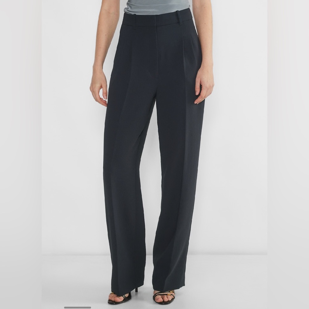 NWT Aritzia The Effortless Pant™ Super Hi-rise Dark Night Navy Size 6 Crepette - Picture 5 of 13